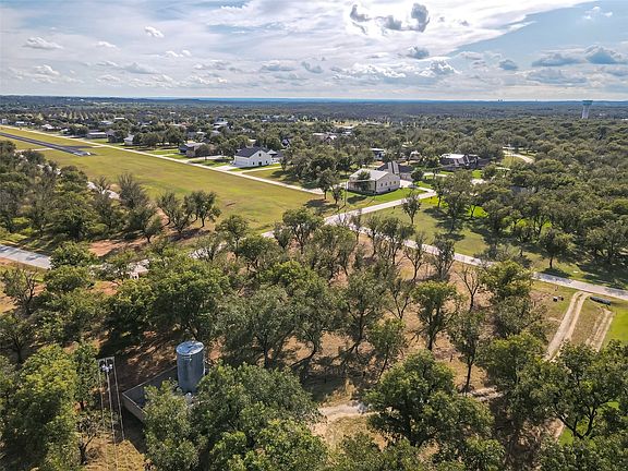 3rd image of 900 E Landings Dr