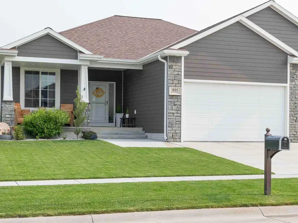 1825 W 51st Street Pl, Kearney, NE 68845