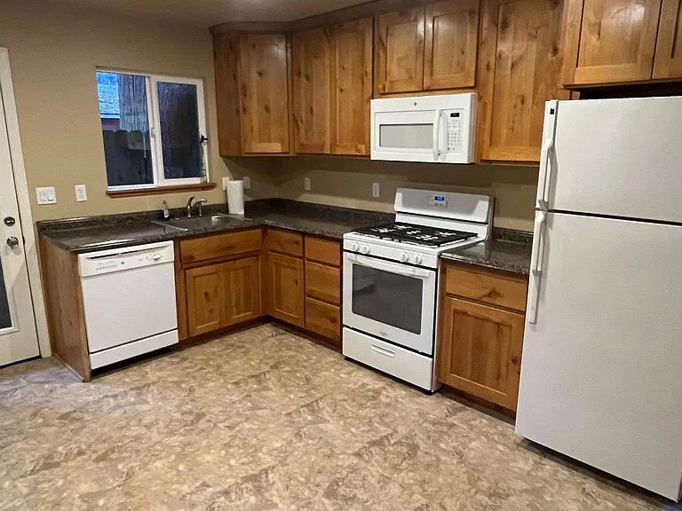 6322 Pine St #1 — Photo 2