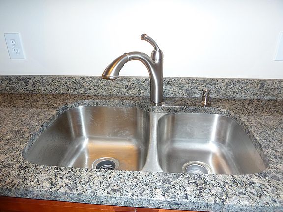 2nd image of 4930 Odell St Floor 1