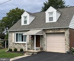 2nd image of 1615 Buttercup Rd