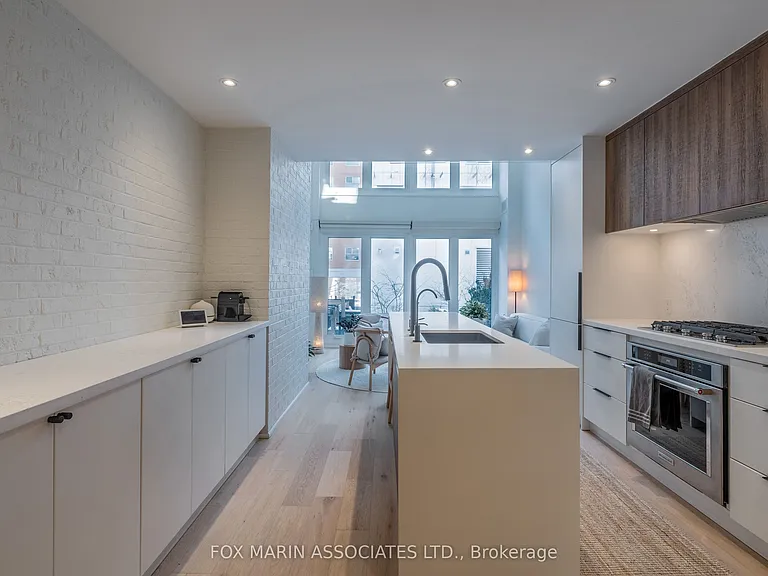 61 McGill St — Photo 7