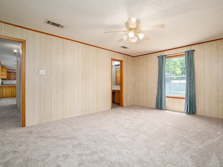 8355 Highway 71 N — Photo 9
