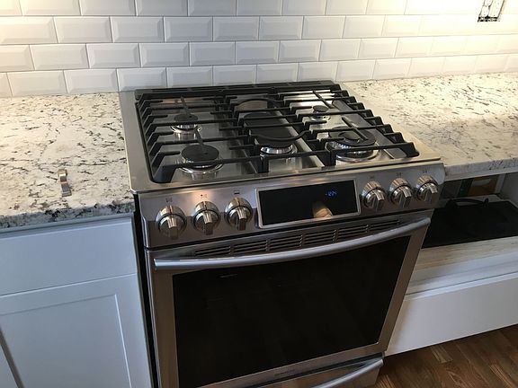 4th image of 203 W 6th Ave