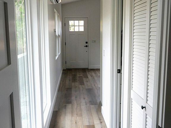 4th image of 758 Poinsettia Park N #2