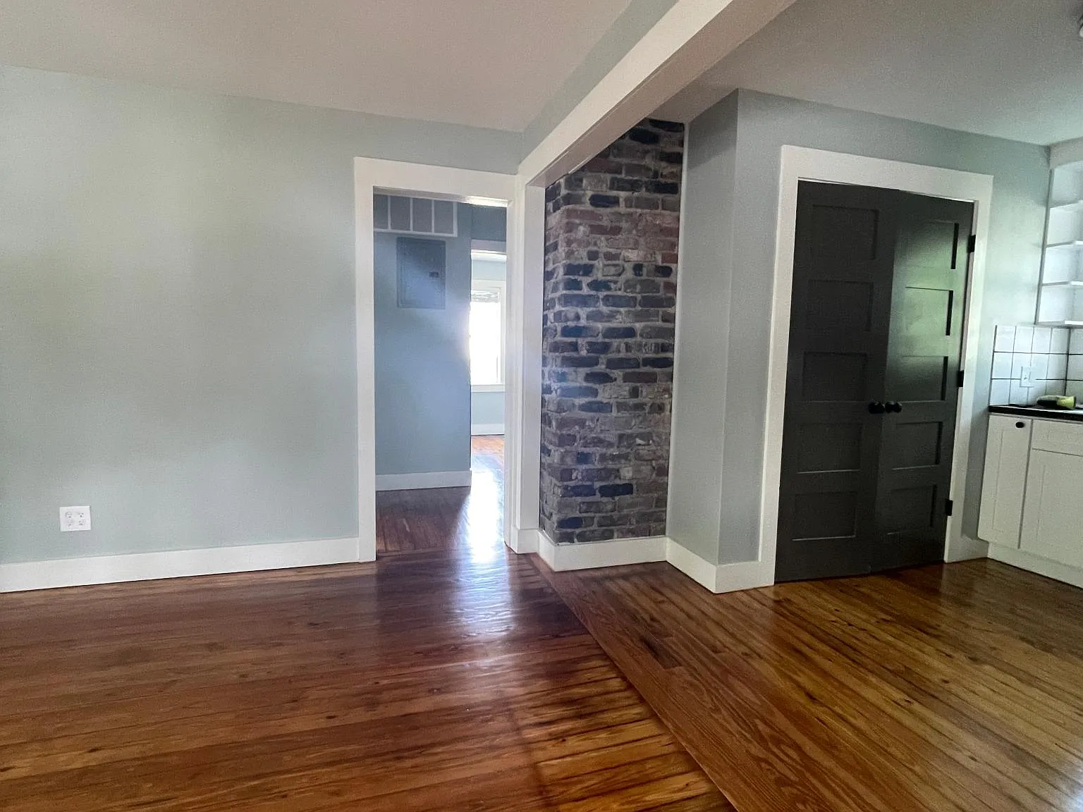 2 bed, 754 sqft, $1,650 — Photo 3