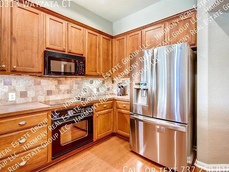 20313 Wayzata Ct — Photo 4