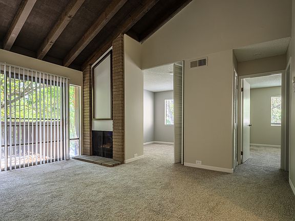 2nd image of 2229 Woodside Ln Unit 5