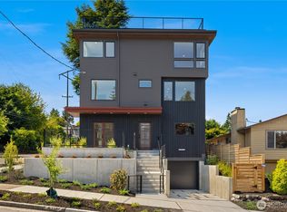 2903 3rd Avenue N, Seattle, WA 98109
