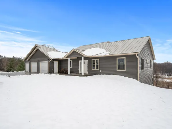 725 N Linden St, Belle Plaine, MN 56011