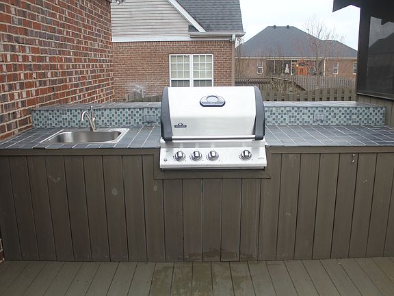 Outdoor Kitchen