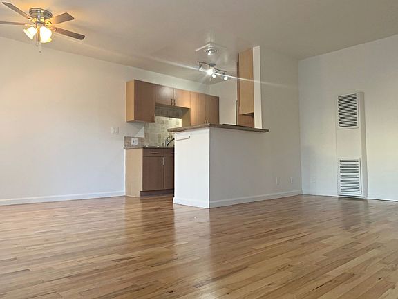 5th image of 12811 Caswell Ave APT 6