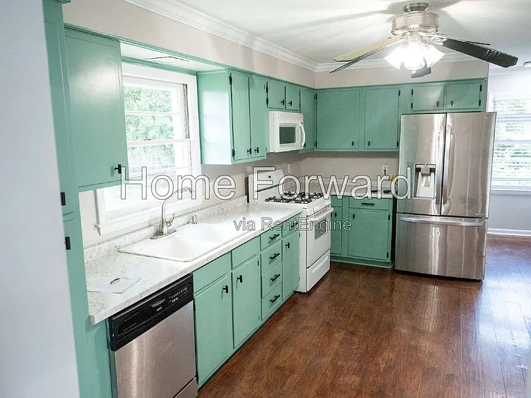 517 N 3rd St — Photo 7
