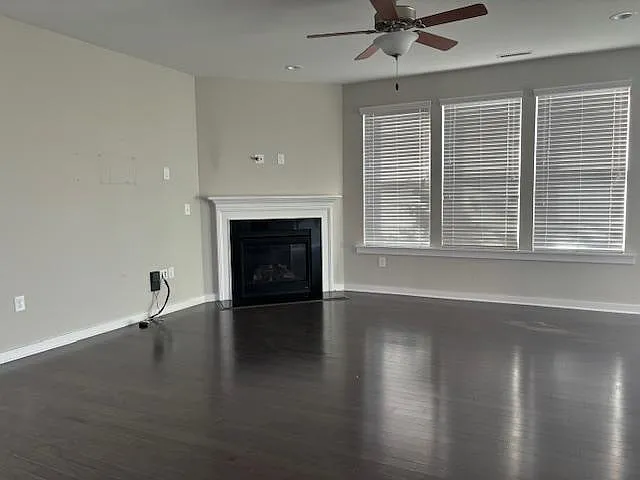 4 bed, 2.5 bath, 2398 sqft, $2,200 — Photo 3