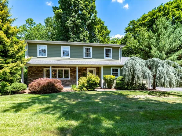 12 Sickletown Road, Pearl River, NY 10965