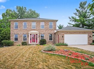 5434 Discovery Dr SE, Kentwood, MI 49508