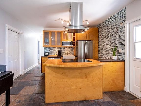 5th image of 641 NE 16th St #1