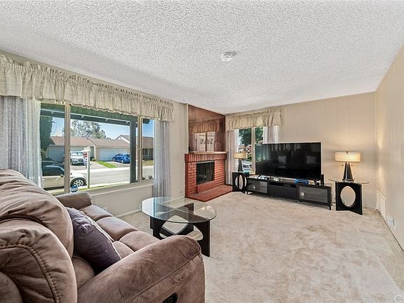5th image of 1725 E Oakridge Cir