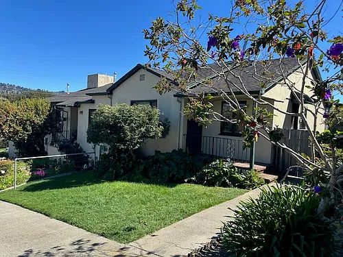 1030 Clay St Photo 1