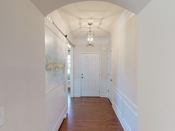 3rd image of 1041 Creekwood Pl