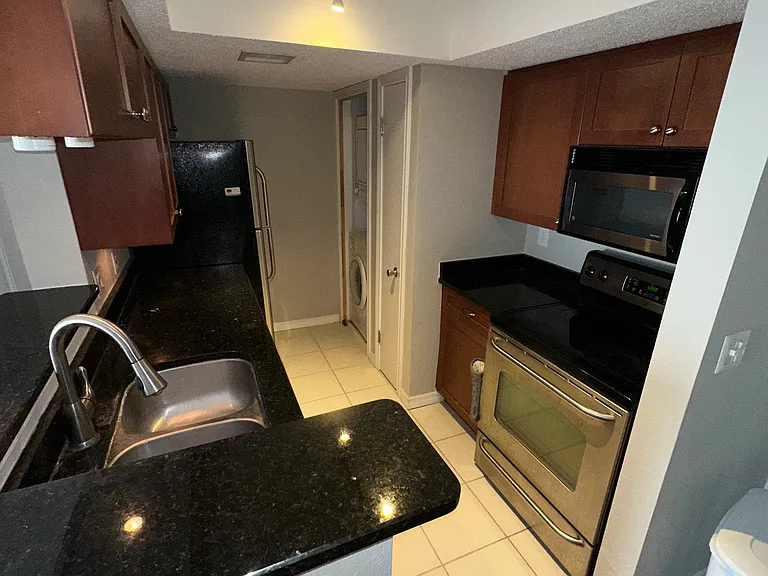 10200 Gandy Blvd #337 — Photo 3