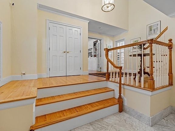 5th image of 5 Old County Rd