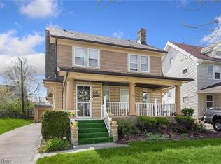 1041 Nela View Rd, Cleveland, OH 44112