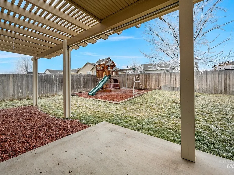 16569 Spartan Ave — Photo 6
