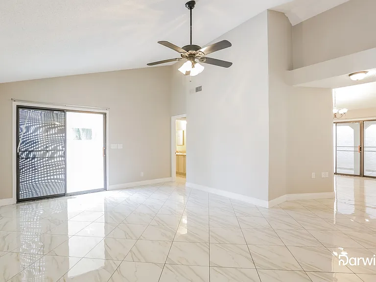 6557 Kirwan Heights Way — Photo 6