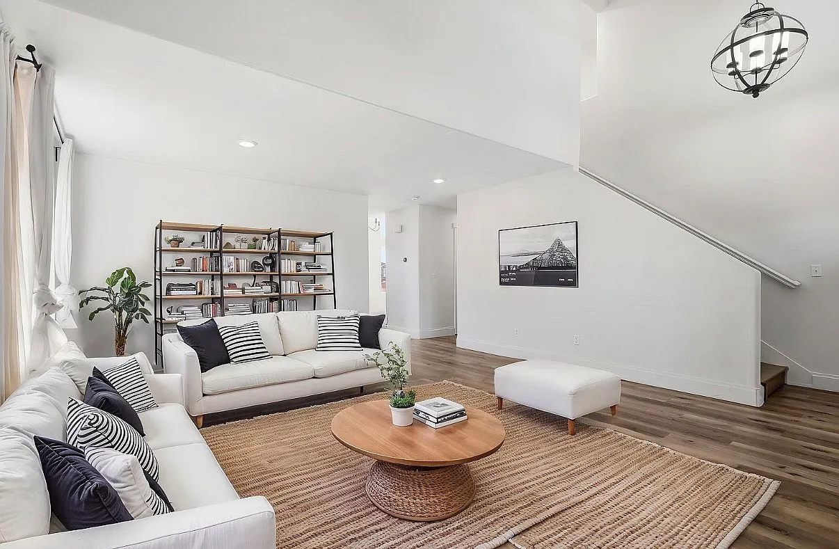 5 bed, 3.5 bath, 3209 sqft, $3,800 — Photo 3