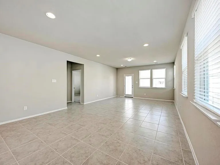 1209 Goforth Rd — Photo 11