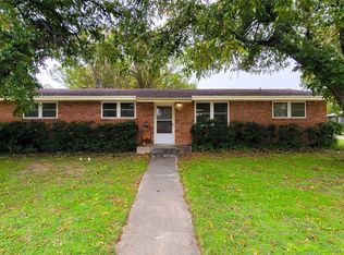 211 N Ervin St, Comanche, TX 76442