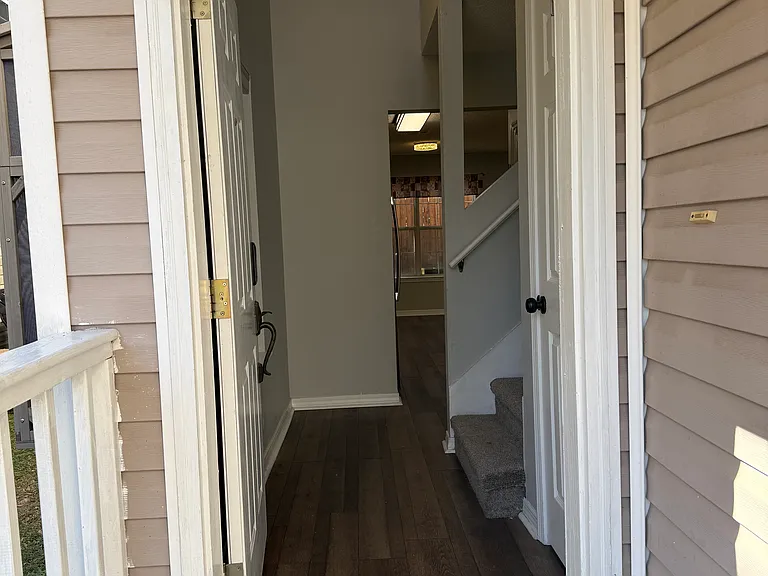 5153 Victoria Dr — Photo 4