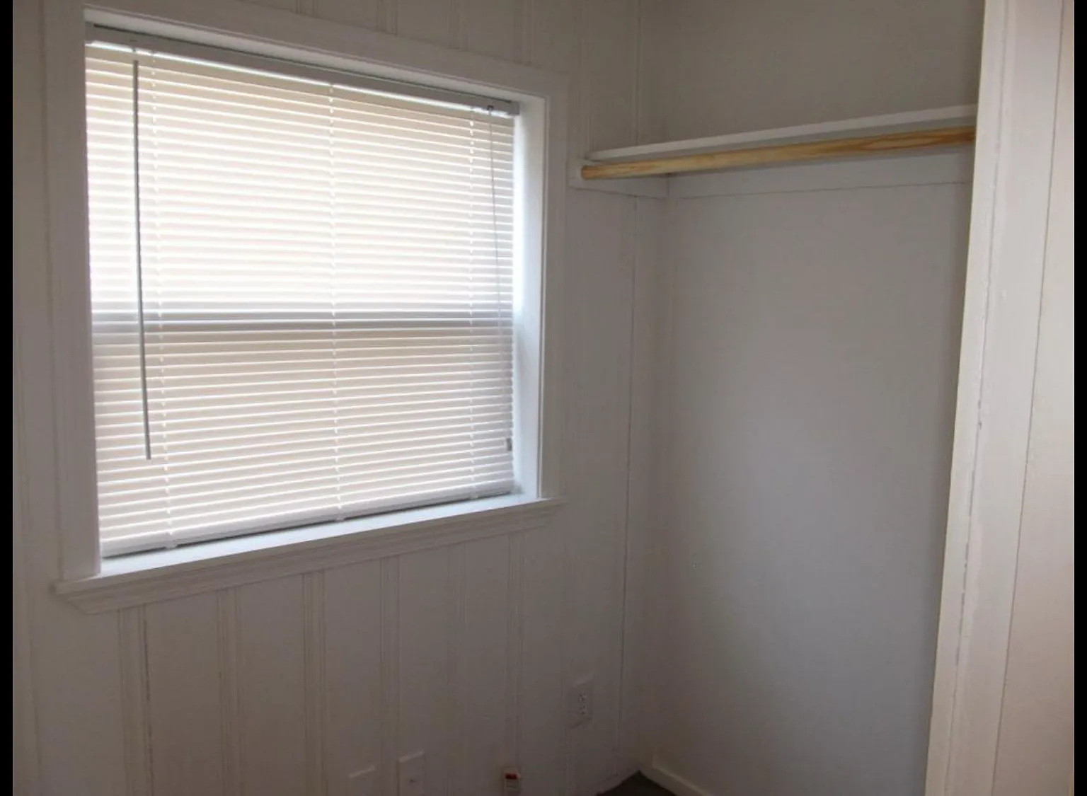 10706 Hickman Mills Drive - 1 — Photo 4