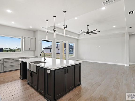 2nd image of 3606 Treasure Hills Blvd