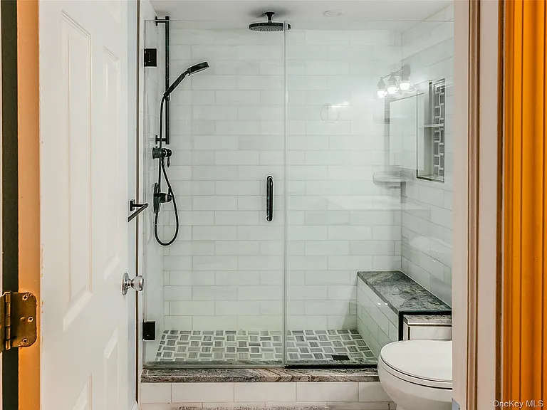 17 Mott St — Photo 16