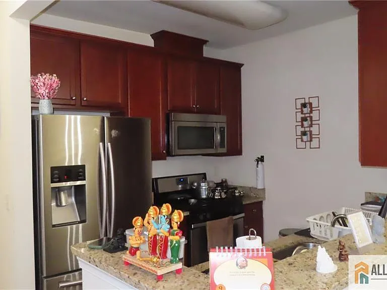 423 Micali Way #423 — Photo 2