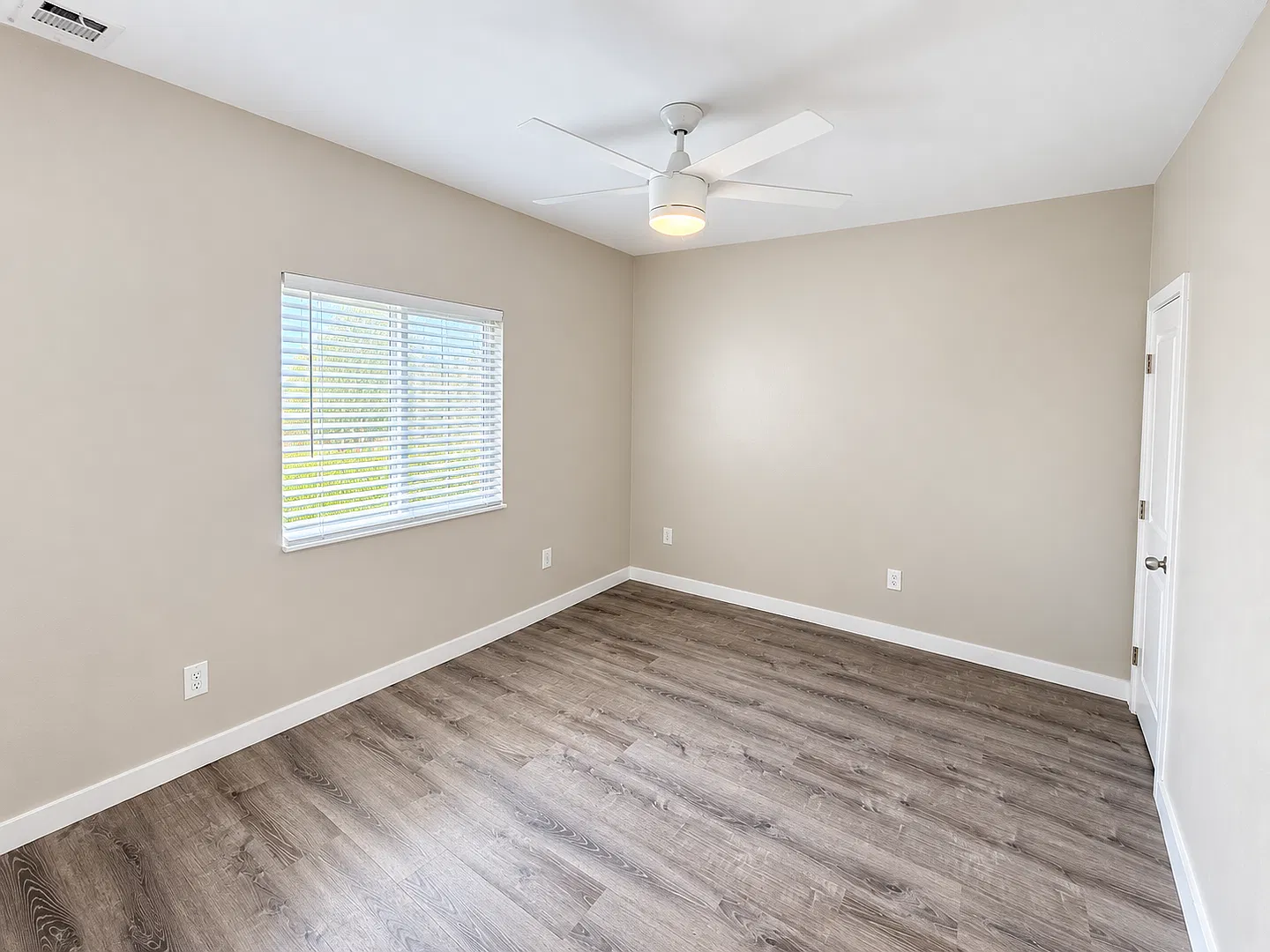 Newer built house on Prosperity — Photo 4