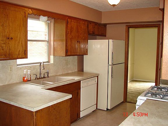 kitchen with lots of counter space and cabinets