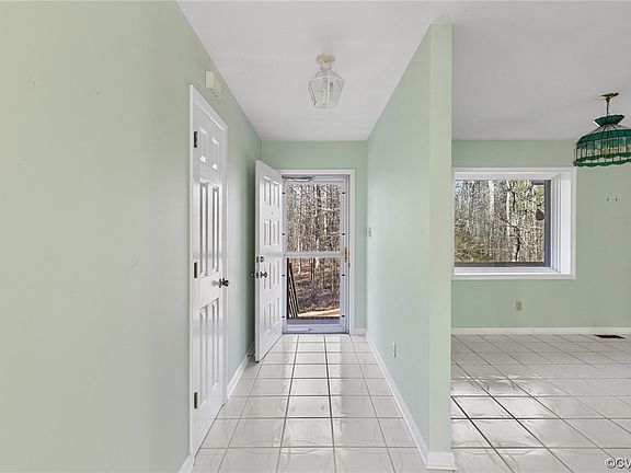 4th image of 3115 Pineview Dr