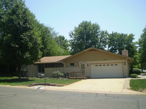 2nd image of 309 Summit Dr