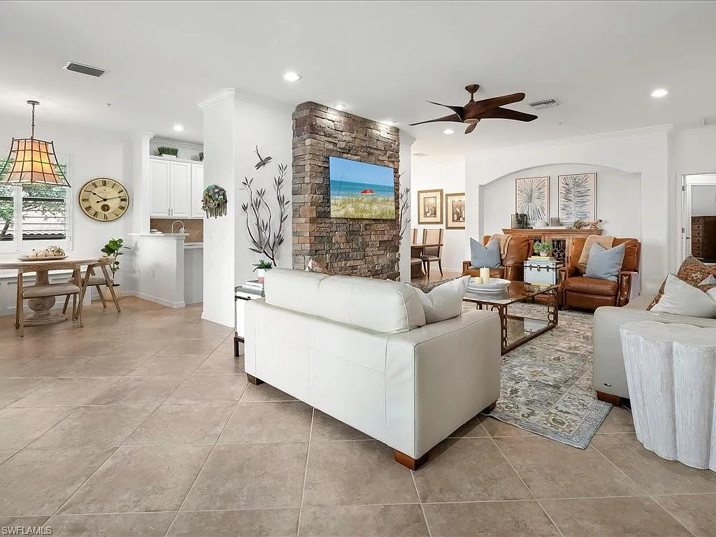 3 bed, 2.0 bath, 2099 sqft, $10,000 — Photo 3