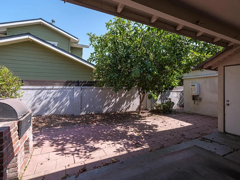 1933 Meridian Ave — Photo 27