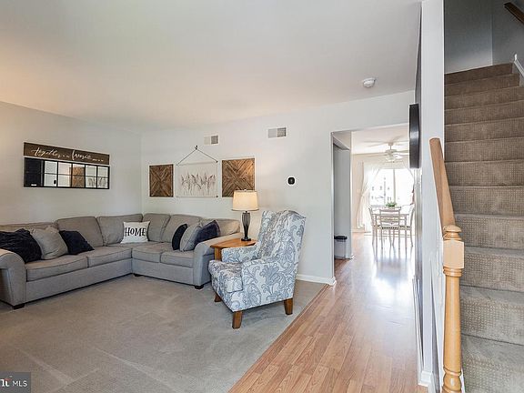 5th image of 59 Robin Hill Dr