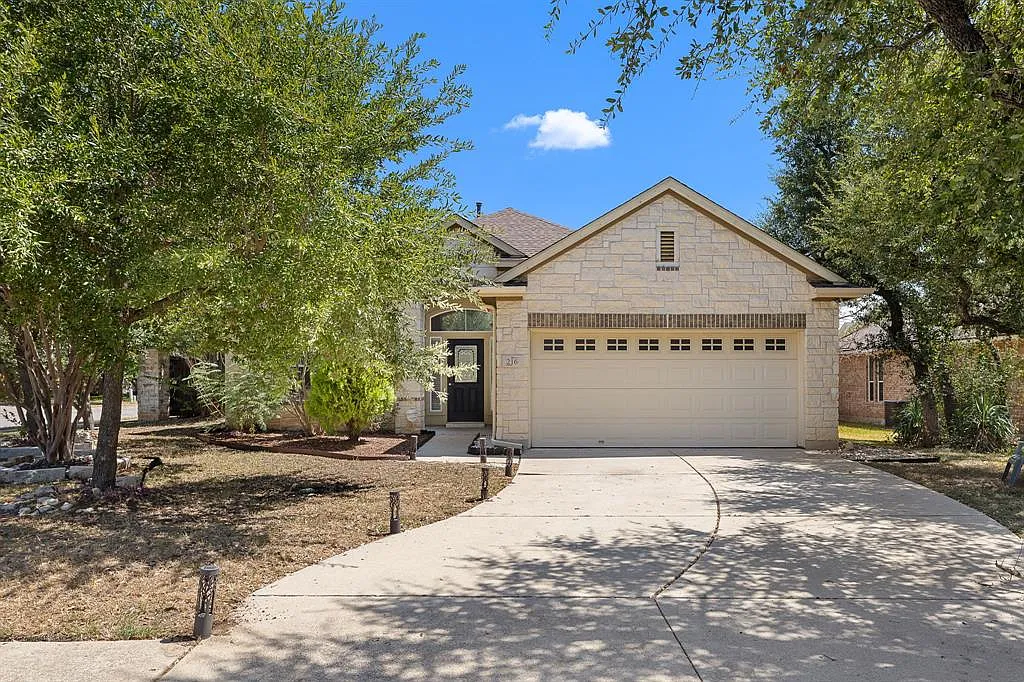 3 bed, 2046 sqft, $2,300 — Photo 1