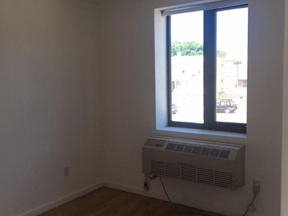 5th image of 6070 Woodhaven Blvd APT 2B