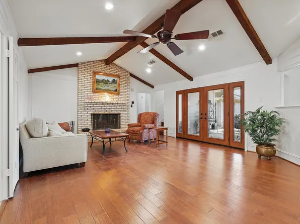 3824 Valley Lawn Pl, Dallas, TX 75229