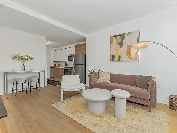 4322 Queens St, Long Island City, NY