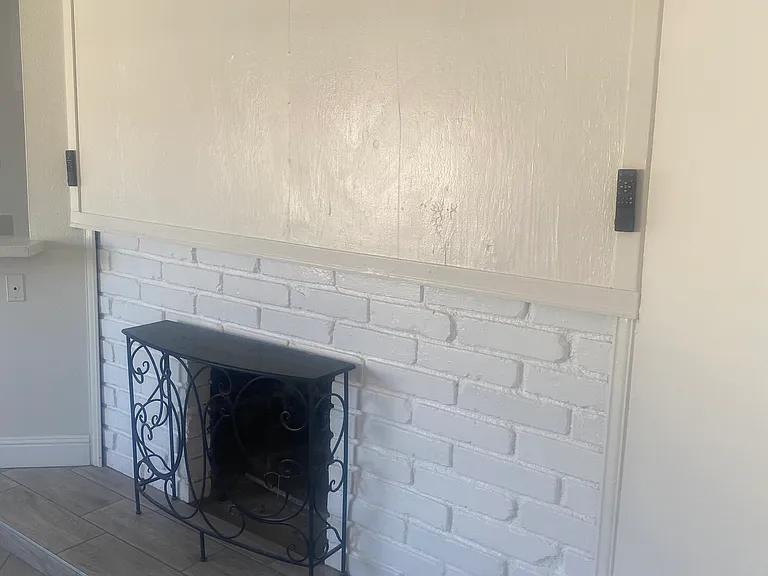 2460 Angela St #4 — Photo 6