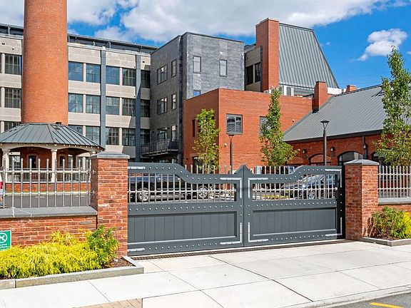 4th image of 229 McWhorter St Unit 205